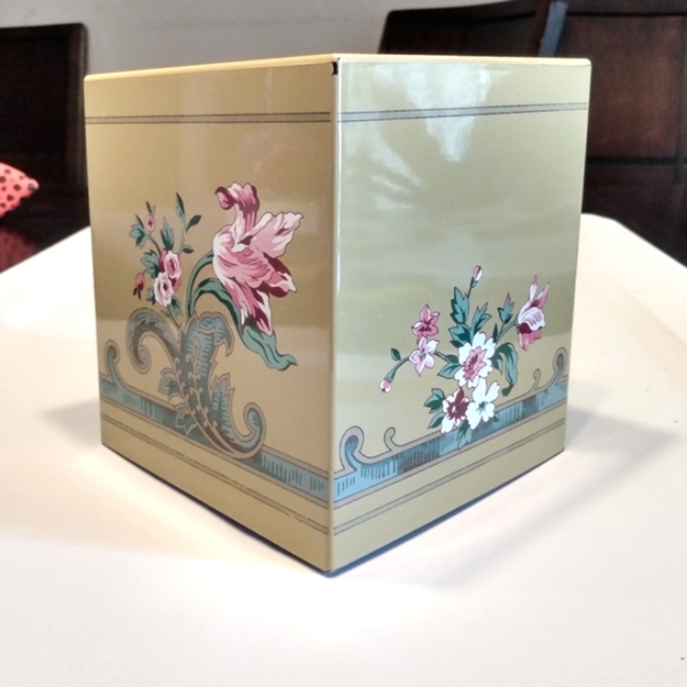 Creative Bath Vintage made in Japan tissue box cover